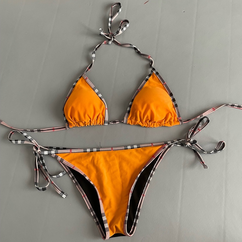 Two pice swim suite.